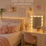 Chambre rose esthétique avec un miroir lumineux