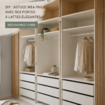 Un dressing rénové avec des portes à lattes créatives inspirées d'un hack IKEA PAX.