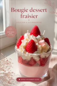 Bougie parfumée à la fraise décorant une table
