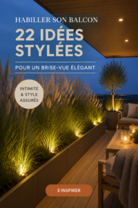 Balcon décoré avec des cloisons en bois et des plantes pour plus d'intimité