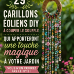 Un jardin fleuri avec un carillon fait maison en bois et coquillages