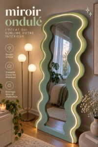 Miroir courbé accroché au mur, décorant une pièce moderne.