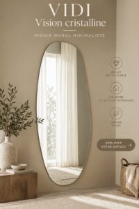 Miroir moderne en verre avec un cadre minimaliste dans un intérieur élégant.