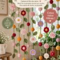 Rideau en fleurs au crochet suspendu dans une pièce lumineuse
