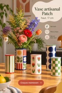 Vase artisanal Patch sur une table dans un intérieur chic